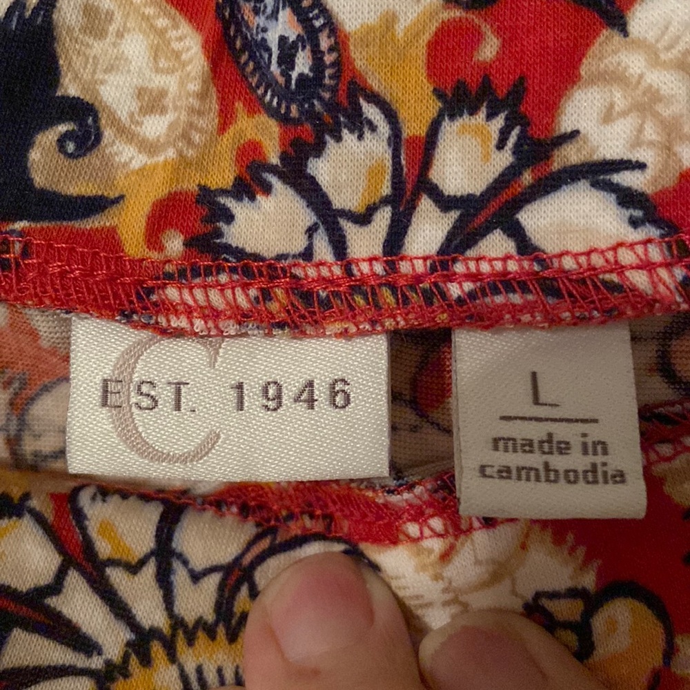 Est 1946 Maxi Reds, Golds Navy, Size L (I wear a 16)